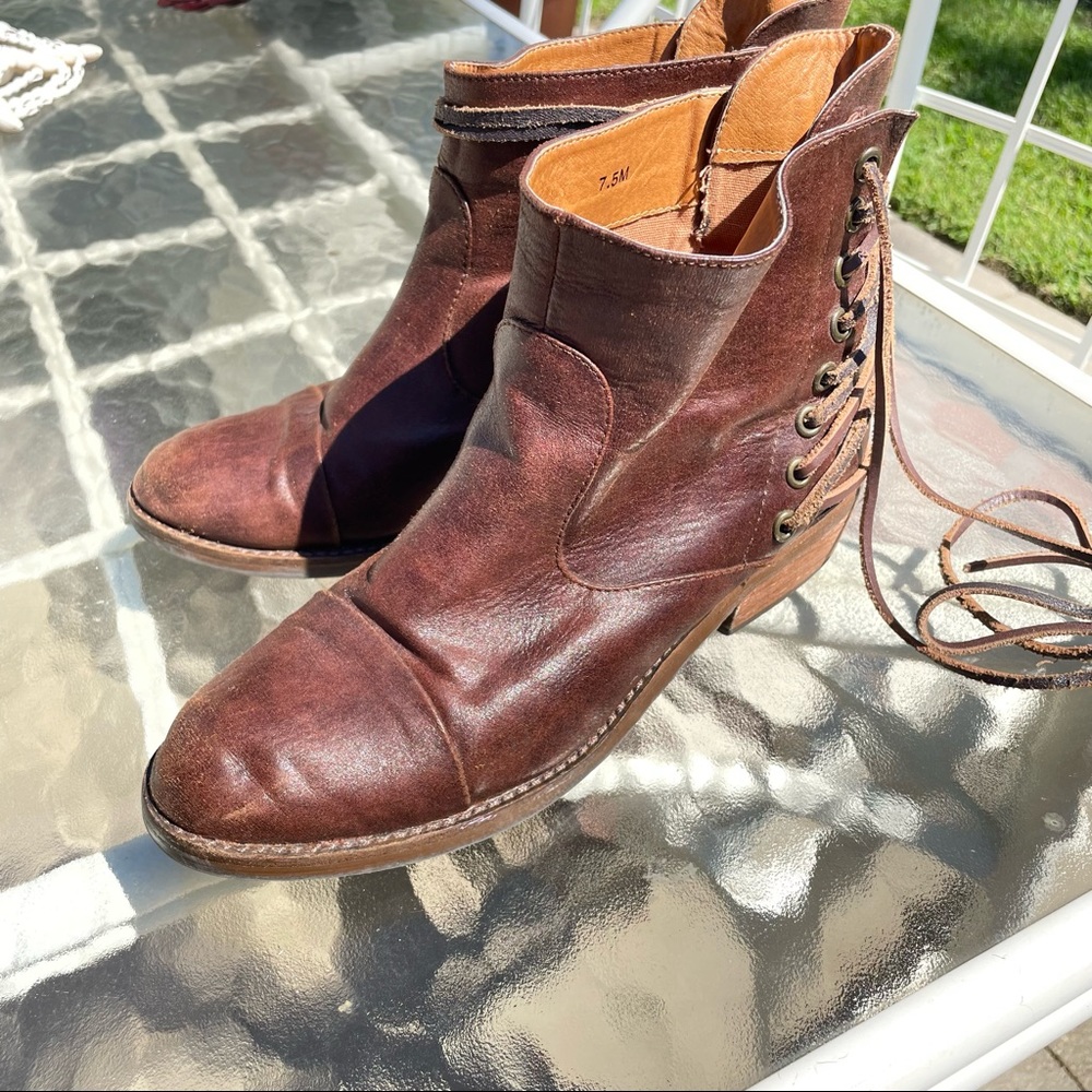 Brown Ankle Boots with Leather Tie